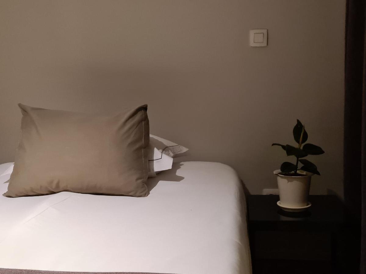 B&B A Cote Du Cinquantenaire Etterbeek Exterior photo